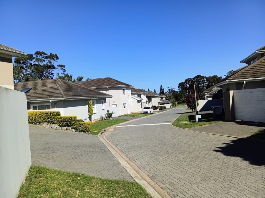 5 Bedroom Property for Sale in Beacon Bay Eastern Cape